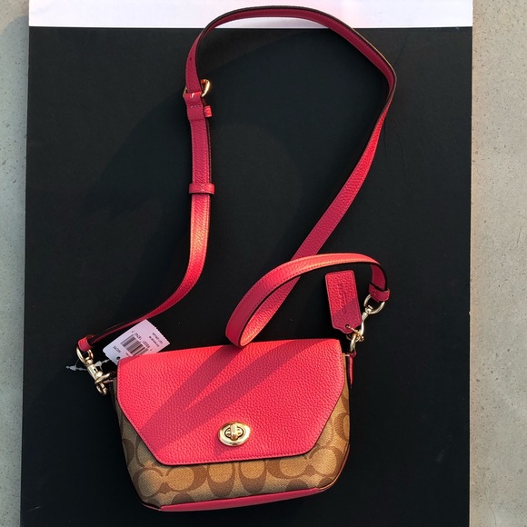 Karlee Crossbody In Signature Canvas - Picture 2 of 6